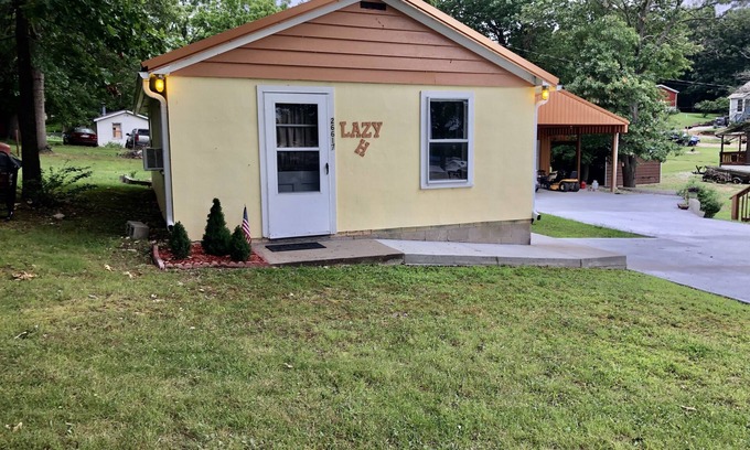 Warsaw Cabin | Lazy H Cabin Rental located in a friendly little community