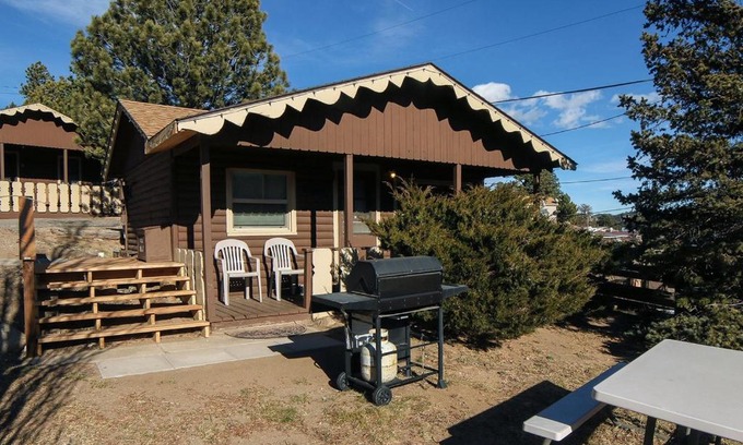 Estes Park Apartment | Lazy R Cottages- 1 apts