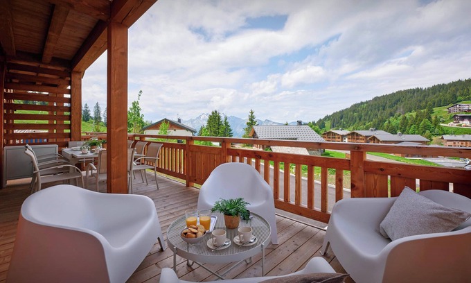 Manigod Ski Chalet | Le 1467 - Comfortable ski-in ski-out property up to 8 guests - OVO Network