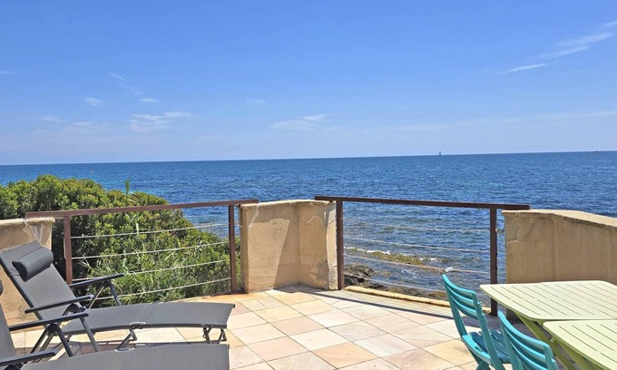 La Nartelle House | Le Bateau - 4 people - Feet in the water - Beach - Air conditioning - WiFi - Sainte Maxime