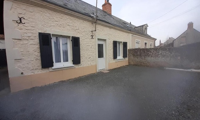 Mayet House | Le Blason du Poête