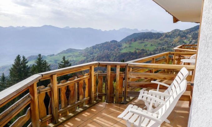 Villars-sur-Ollon Apartment | Le Bristol C54 by Interhome