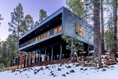 Flagstaff House | Le Cabin Noir Modern Alpine Retreat Spa BBQ