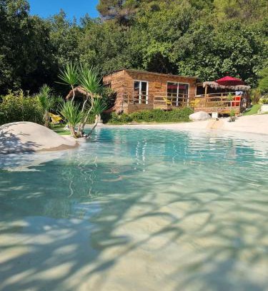 L'Escarene Ski Chalet | Le chalet au bord du lagon