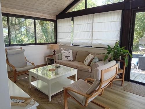 Sainte-Eulalie-en-Born Apartment | Le Chalet d'Isabelle-sur la vélodyssée-drap-serviette