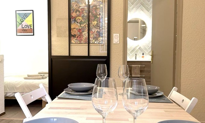 Quartier Administrations Apartment | Le Cosy Nîmois, charm & terrace in the heart of Nîmes, 4 minutes from the arena