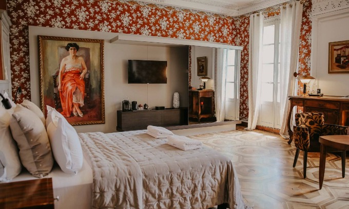 Bernac House | Le Domaine de la Monestarié Charm, elegance and scents of Tuscany