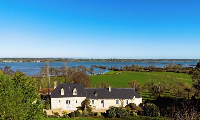 Monfreville Cottage | Le domaine des roseraies, Omaha Beach, Maupassant gîte