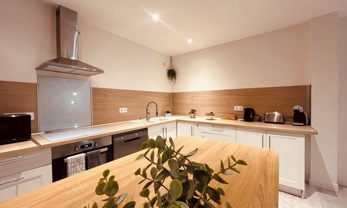 Route d'Arles Apartment | Le Félicité: spacious P4/98 m2 + parking lot