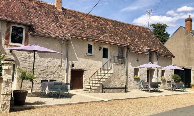 Courbouzon Apartment | Le Gîte Jaune - Proche Chambord et Bords de Loire -le Long de la Piste Cyclable