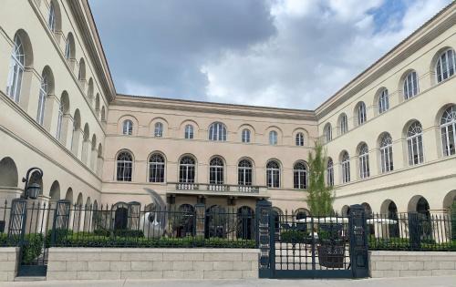 Quartier Administrations Hotel | Le Grand Hôtel Dieu by SOWELL COLLECTION