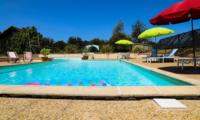 Castelnau-Riviere-Basse House | Le Hibou @ Le Prielle is a large rural 3 bedrooms gite