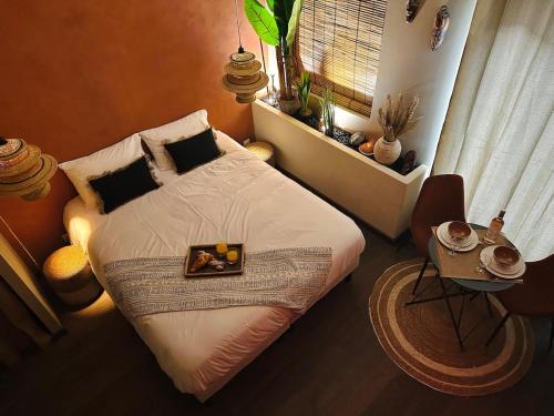 Serignan Apartment | Le Jacaranda - Suite africaine - Sauna & Netflix