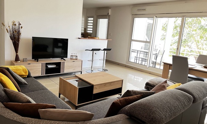 Sainte-Clotilde Apartment | Le Karibou - Très bel Appartement 2 Chambres