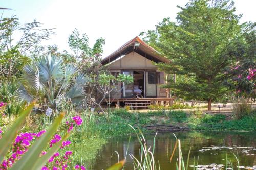 Yenne Tode Other | Le Lodge des Papillons - Tente "Partage"