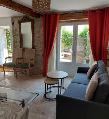 City of Carcassonne House | Le Logis des Remparts à l'intérieur de la Cité médiévale, Jardin privé, Parking inclus