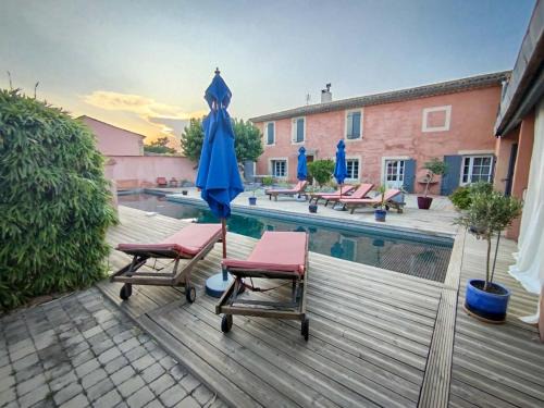 Ledenon Bed & Breakfast | Le Mas de Gleyzes - Charme Authentique & Détente avec Piscine