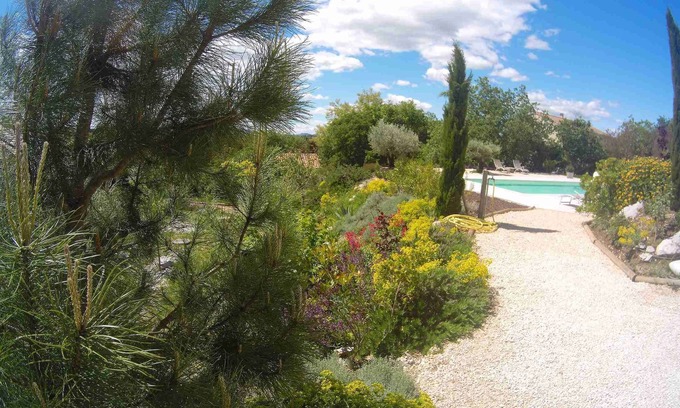 Vogue House | Le Mas de Molines, Cinnamon Room, swimming pool and garden