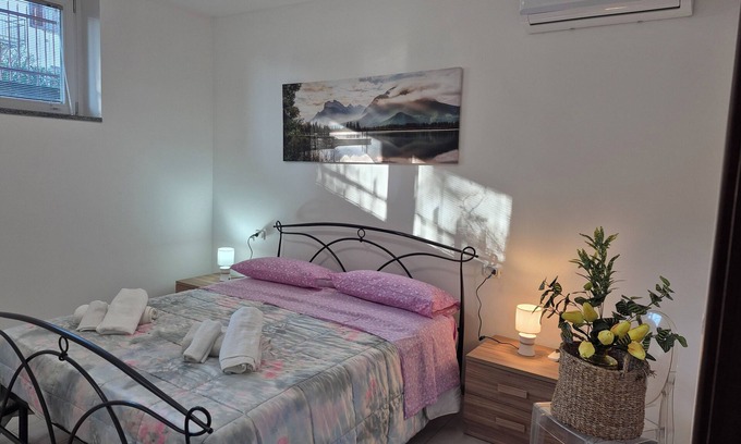 Albate Apartment | Le Mimose Holiday House - Apartment in Villa 10 minutes from Lake Como.