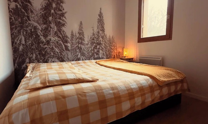 Saint-Mamet Apartment | Le nid de Beauregard: One-bedroom apartment with terrace and forest view.