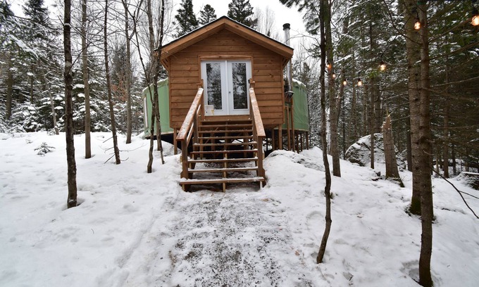 Val Morin Hostel | Le Partage Lodge