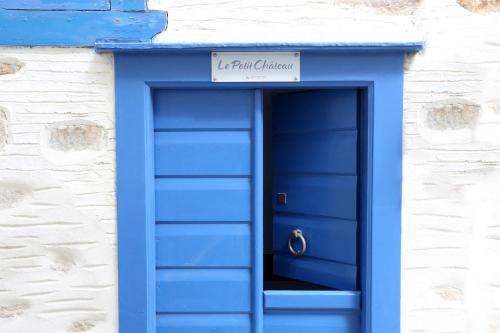 Ano Siros House | Le petit château