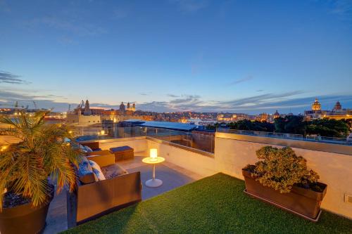 Cospicua House | Le Petit Voyage - CHILL OUT