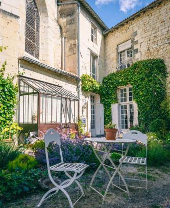 Loudun House | Le Prieuré Sainte Croix
