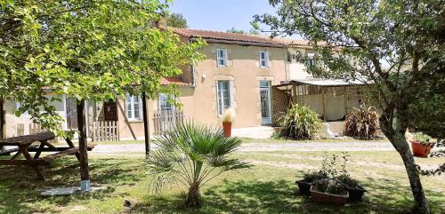 Chambretaud House | LE PUY DU FOU A 5 KM GITE 4 PERSONNES