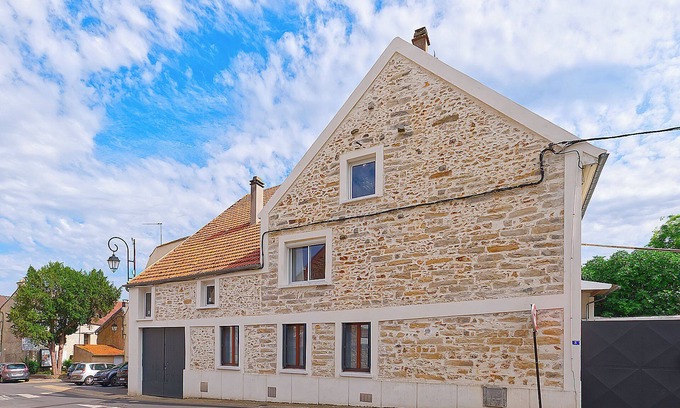 La Ville-du-Bois House | Le Relais du Gaizon, gîte with parking, near Paris Saclay, Massy.
