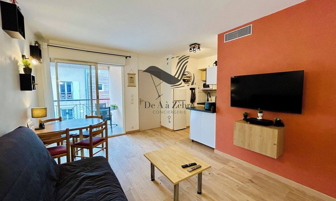 Rochefort Apartment | Le Repos du Marin - With balcony and private parking lot