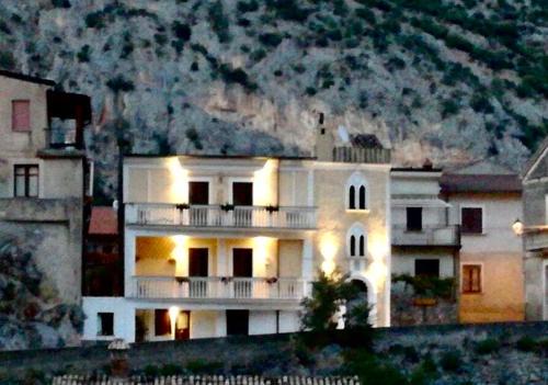 Civita Bed & Breakfast | Le Terrazze Sul Pollino B&B