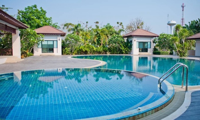 Nong Ya Plong Hotel | Leaves Valley Resort