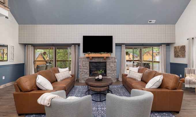 Hollister Cabin | Ledgerock Cabin – Elegant 3BR Retreat in Tall Timbers Resort