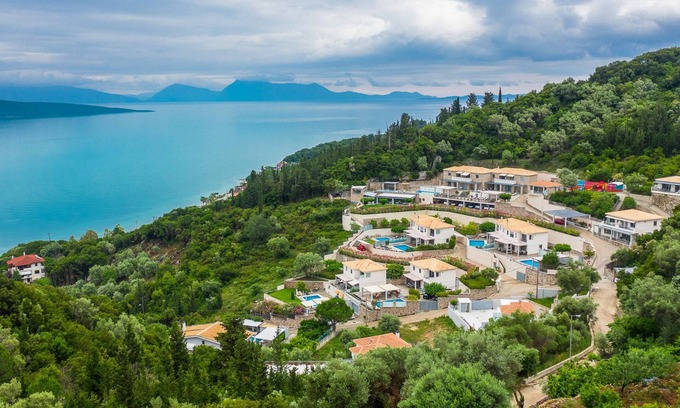 Lygia Resort | Lefkada sea view apartment with private hot tub