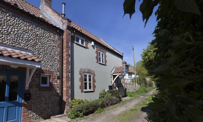 Holt Cottage | Legion Cottages - a self catering cottage that sleeps 4 guests in 2 bedrooms