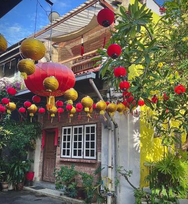 Bandar Melaka House | LEJU 21 樂居 Explore Malacca from a riverside house