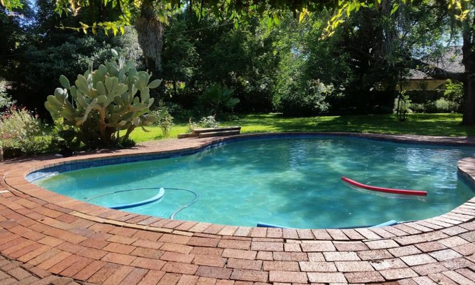 Three Rivers House | LekkeRus Guest House