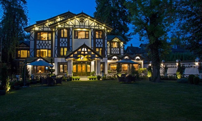 Srinagar Hotel | Lemon Tree Hotel Srinagar