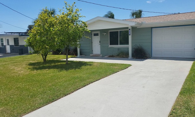 Pleasure Isles House | Lemon Tree Retreat