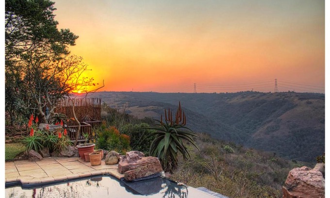 Camperdown Bed & Breakfast | Leopards and Louries Bush Lodge