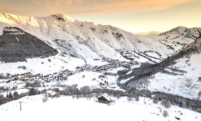 Saint-Sorlin-d'Arves Hotel | Les Cèdres - Hôtel - Restaurants - Spa