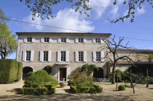 Charols Bed & Breakfast | Les Cigales