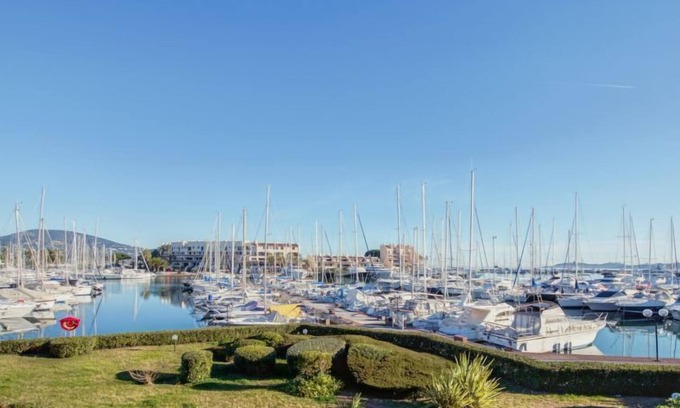 Port Cogolin Apartment | Les Deux voiles by Interhome