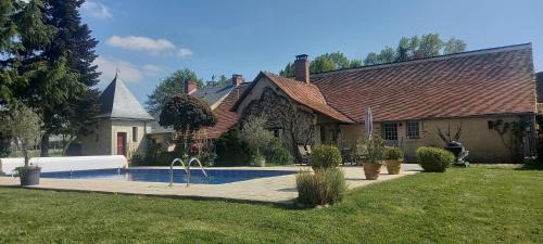 Bousse Bed & Breakfast | Les Grands Bois à BOUSSE