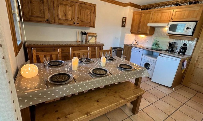 Montalbert Apartment | Les Granges 13 6-8 person