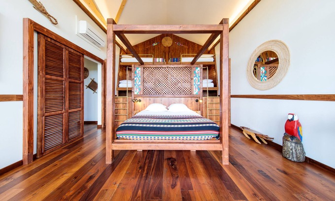 Crecy-en-Brie Hotel | Les Lodges - Parrot World