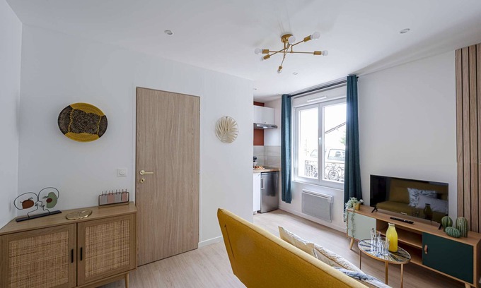 Chatellerault Apartment | Les Maisons Acajou/Charming T2 equipped with Spicy Nature