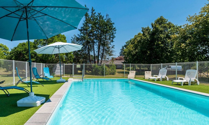 Lesperon Apartment | 'Les Pins - Domaine Des Landes' with Shared Pool, Private Covered Terrace and Shared Garden