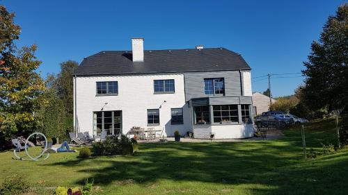 Sainte-Ode House | Les Roses de François